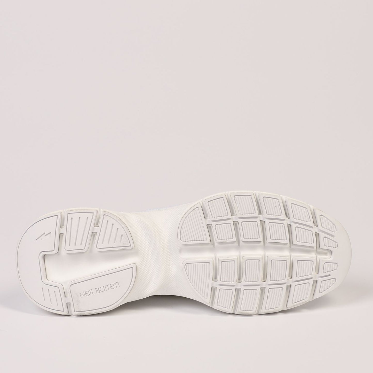 Weiße Turnschuhe