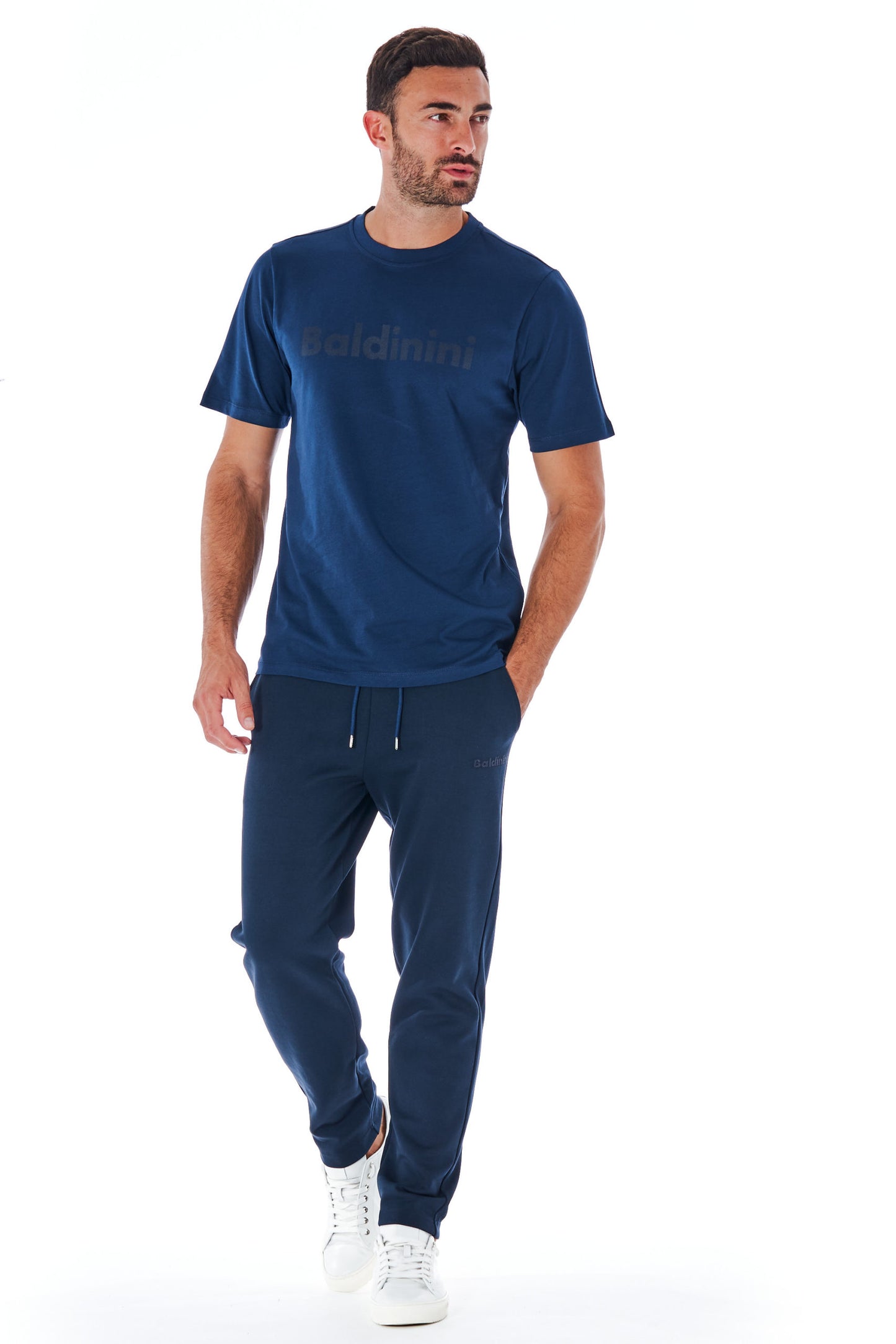 Dunkelblaues Baumwoll-T-Shirt mit kurzen Ärmeln und Logo vorne