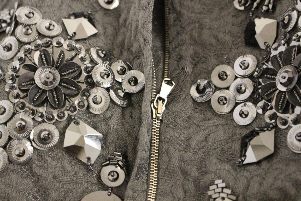 Schwarzes geblümtes, kristallbesetztes Kleid