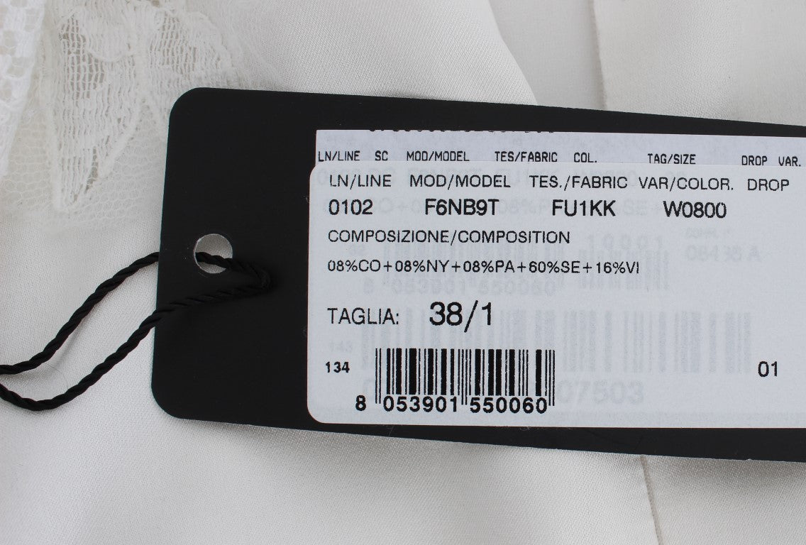 Weißes geblümtes Spitzenkleid in voller Länge