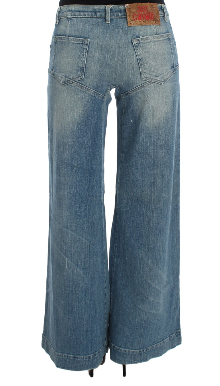 Blau gewaschene Jeans mit weitem Bein aus einer Baumwollmischung