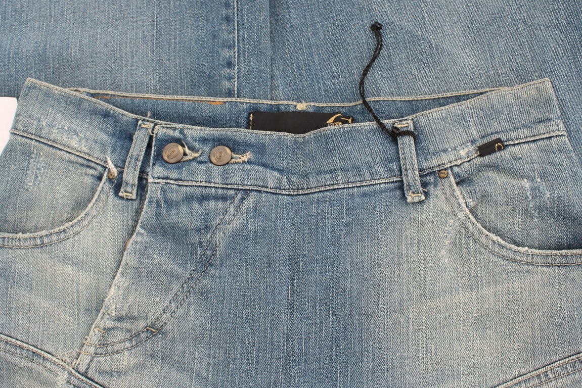 Blau gewaschene Jeans mit weitem Bein aus einer Baumwollmischung