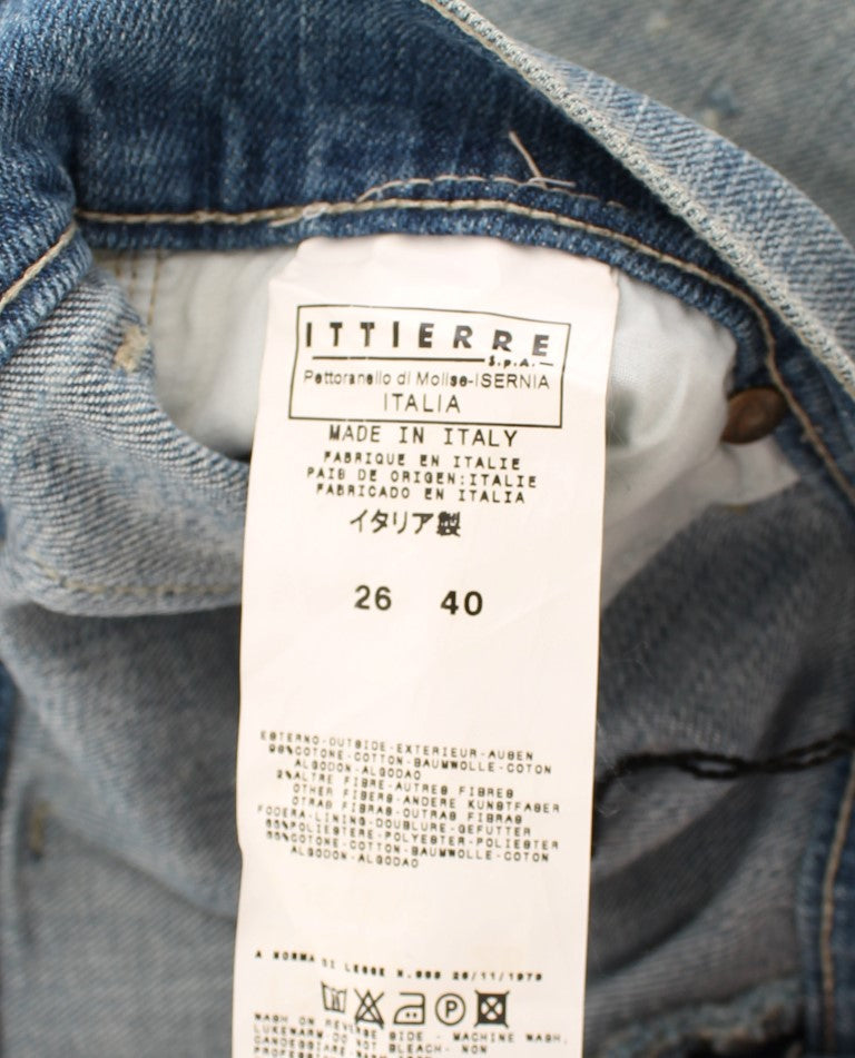 Blau gewaschene Jeans mit weitem Bein aus einer Baumwollmischung