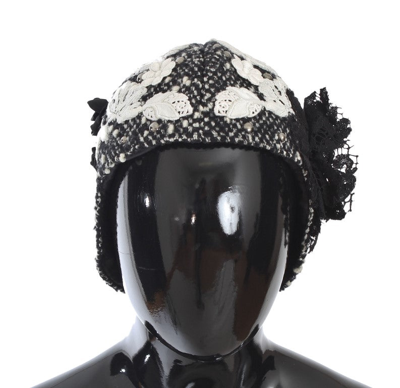Cloche Hut aus grauer Wolle mit floraler Spitze und Nieten