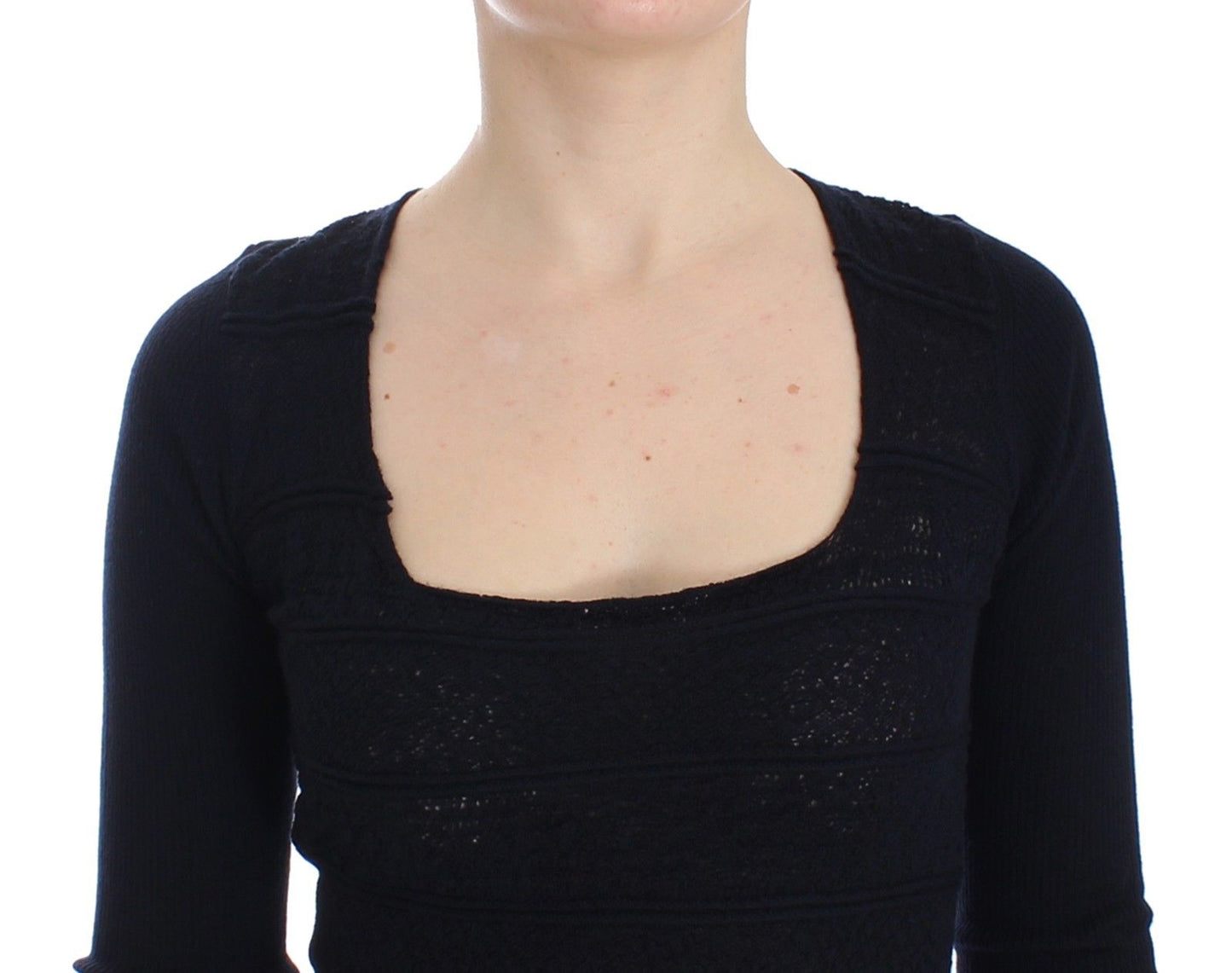 Blaues Pulloveroberteil aus gestrickter Stretch-Wolle