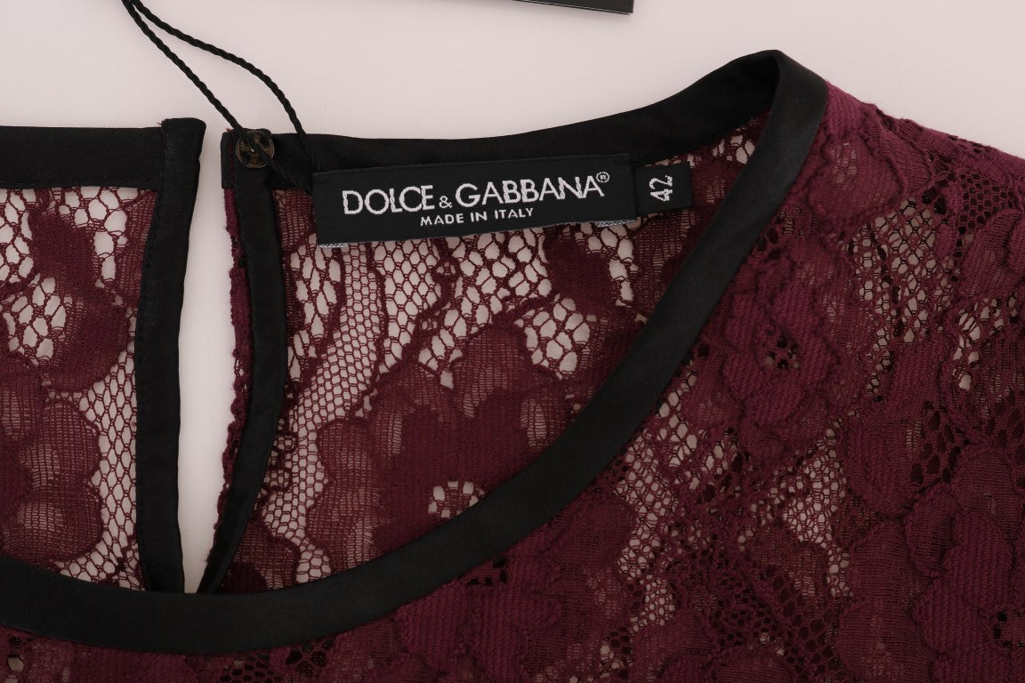 Violettes Blusenoberteil aus floraler Spitze