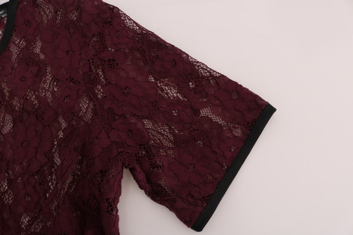 Violettes Blusenoberteil aus floraler Spitze