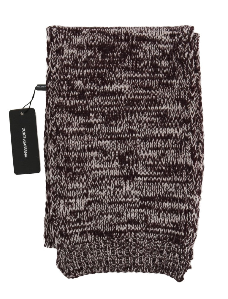 Bordeauxfarbener Wollstrickschal