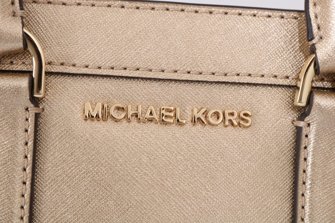 Blassgoldene DILLON Schultertasche aus Leder