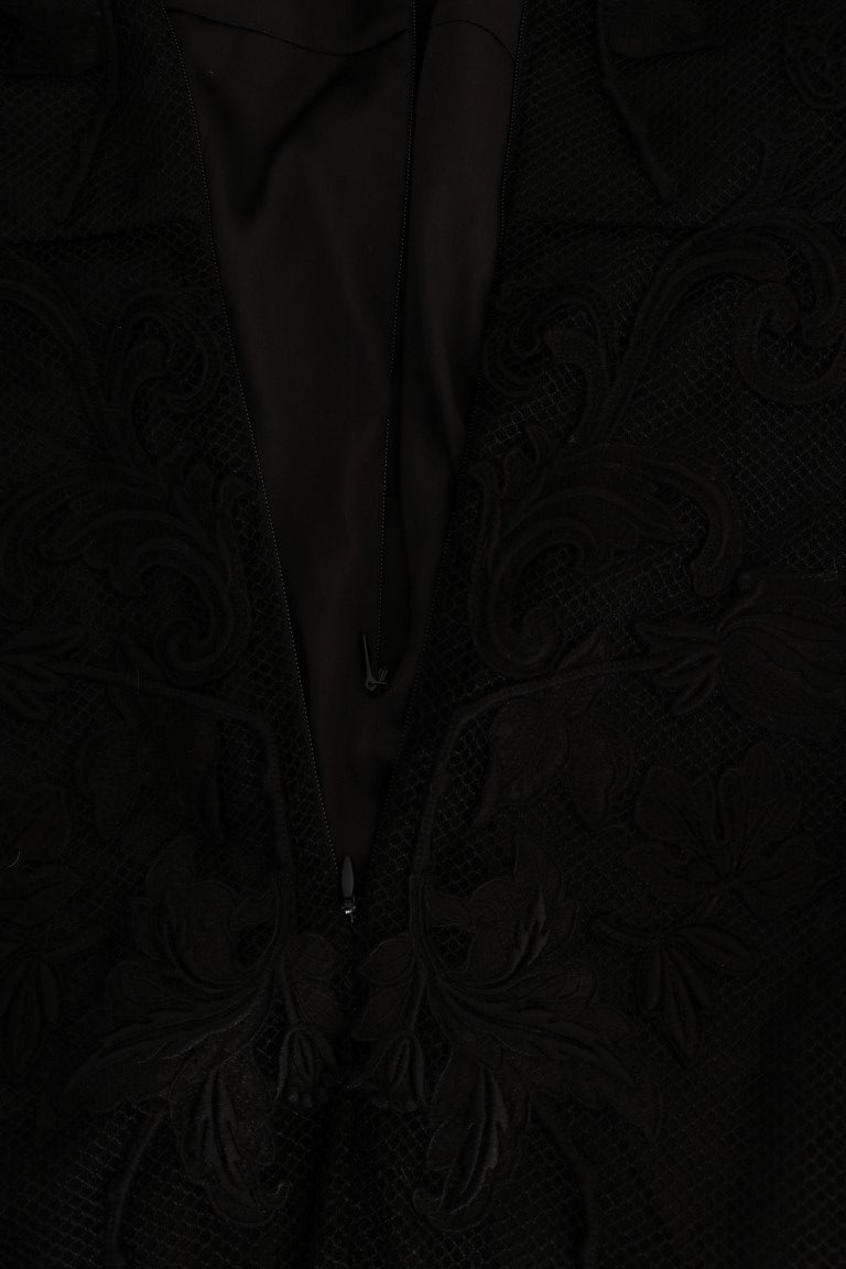 Schwarzes Kleid mit Blumenapplikationen in A-Linie