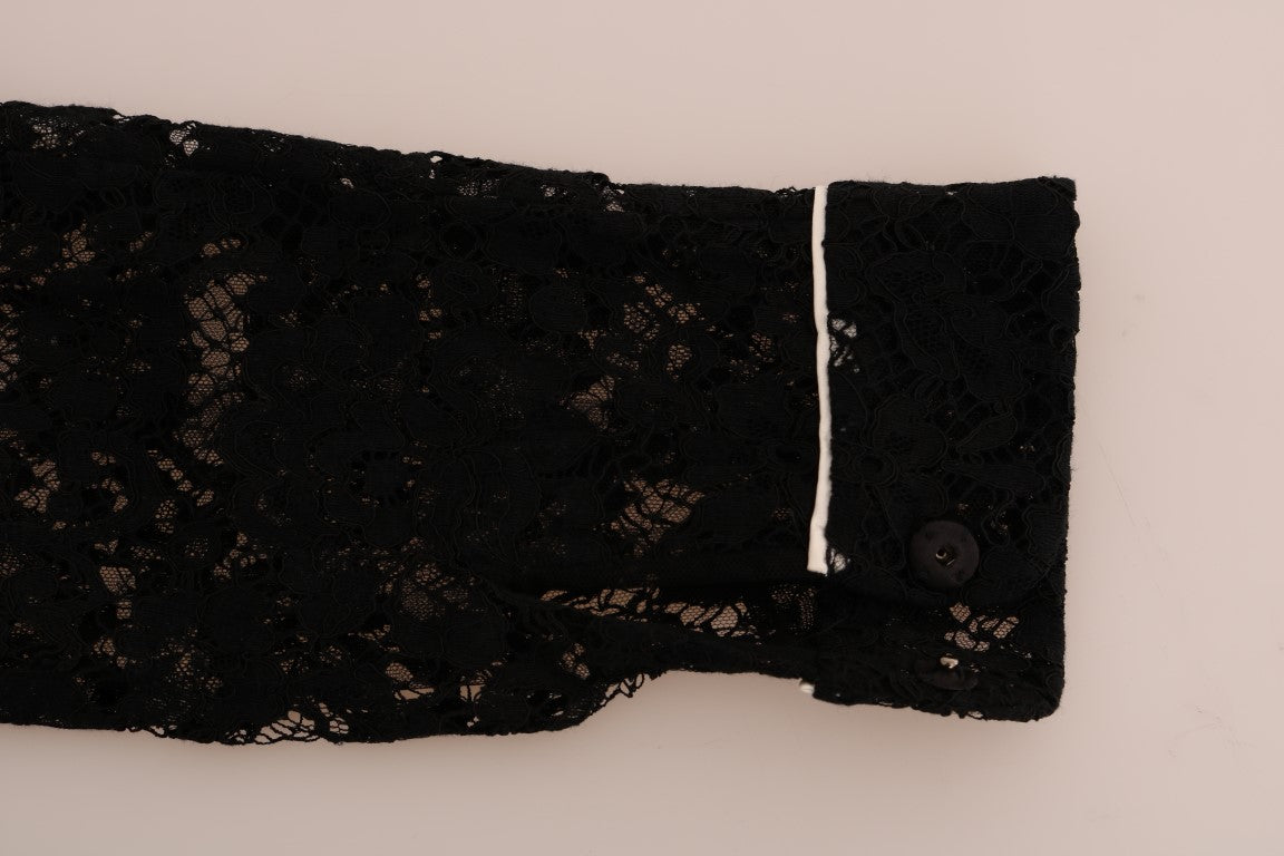 Schwarzes Hemd mit Kristallknöpfen und floraler Spitze