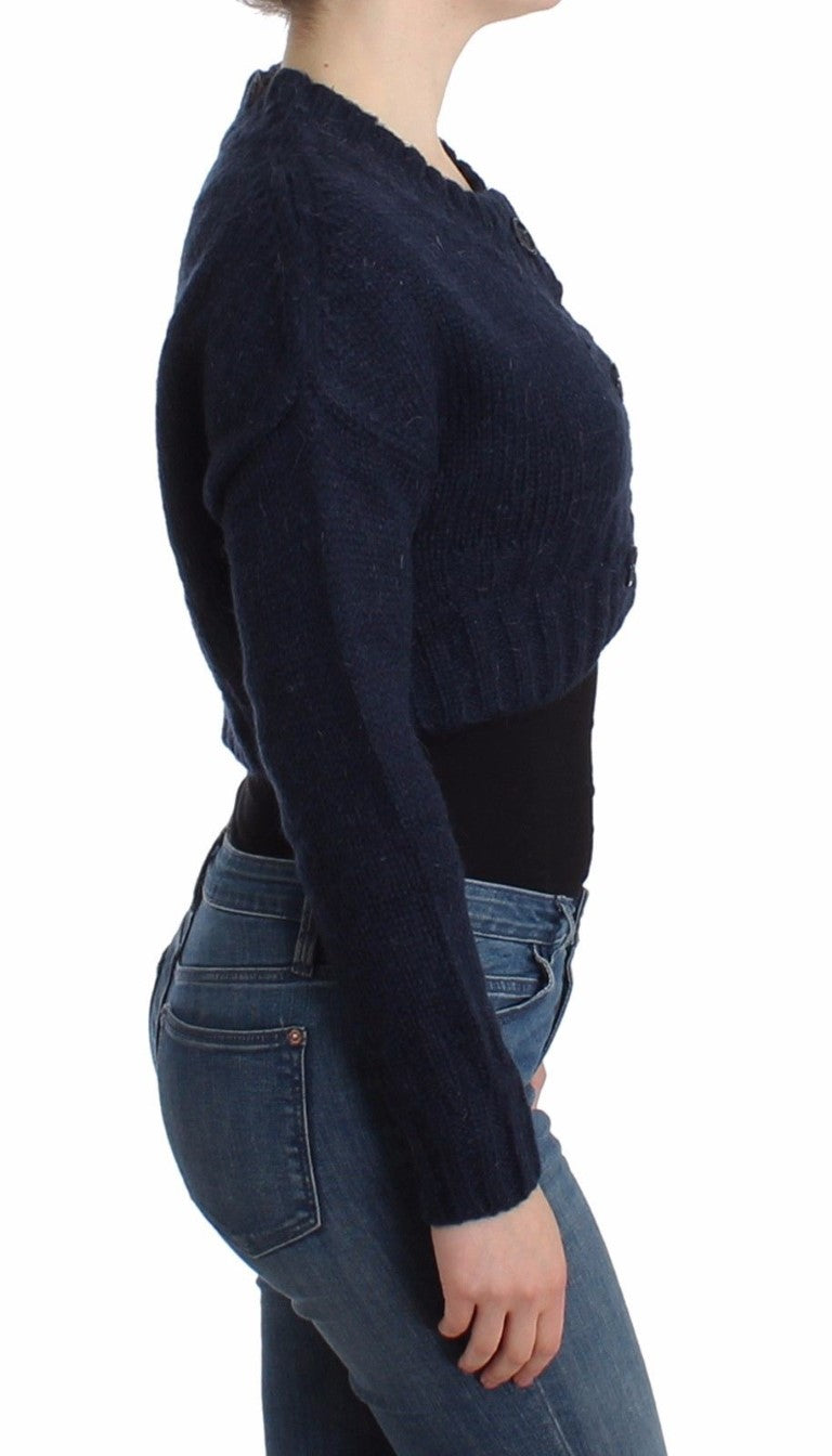 Blaue Kurzstrickjacke