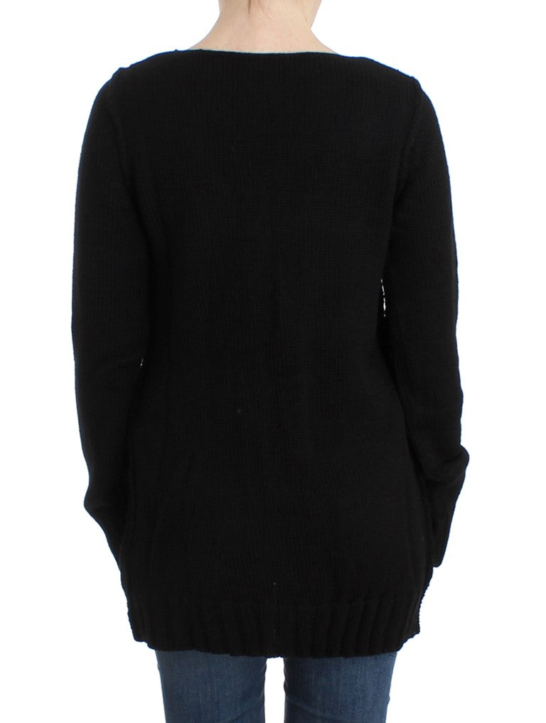 Schwarzer Wollstrickpullover