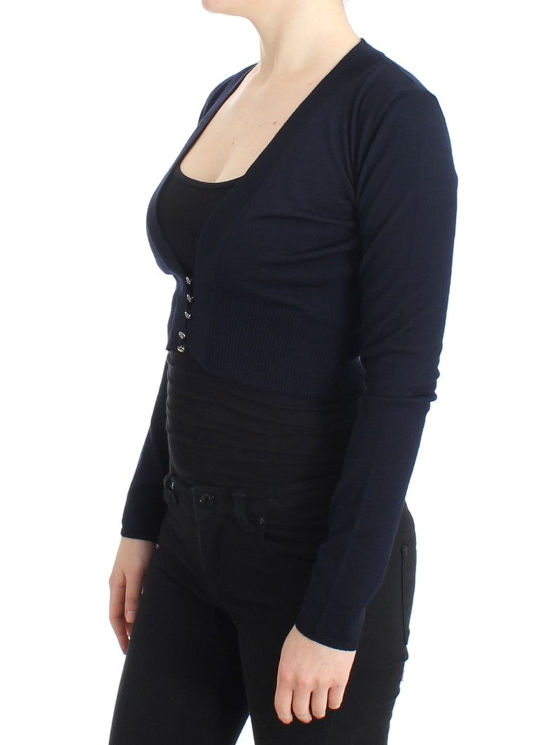 Blaue Strickjacke aus Wolle, kurz geschnitten