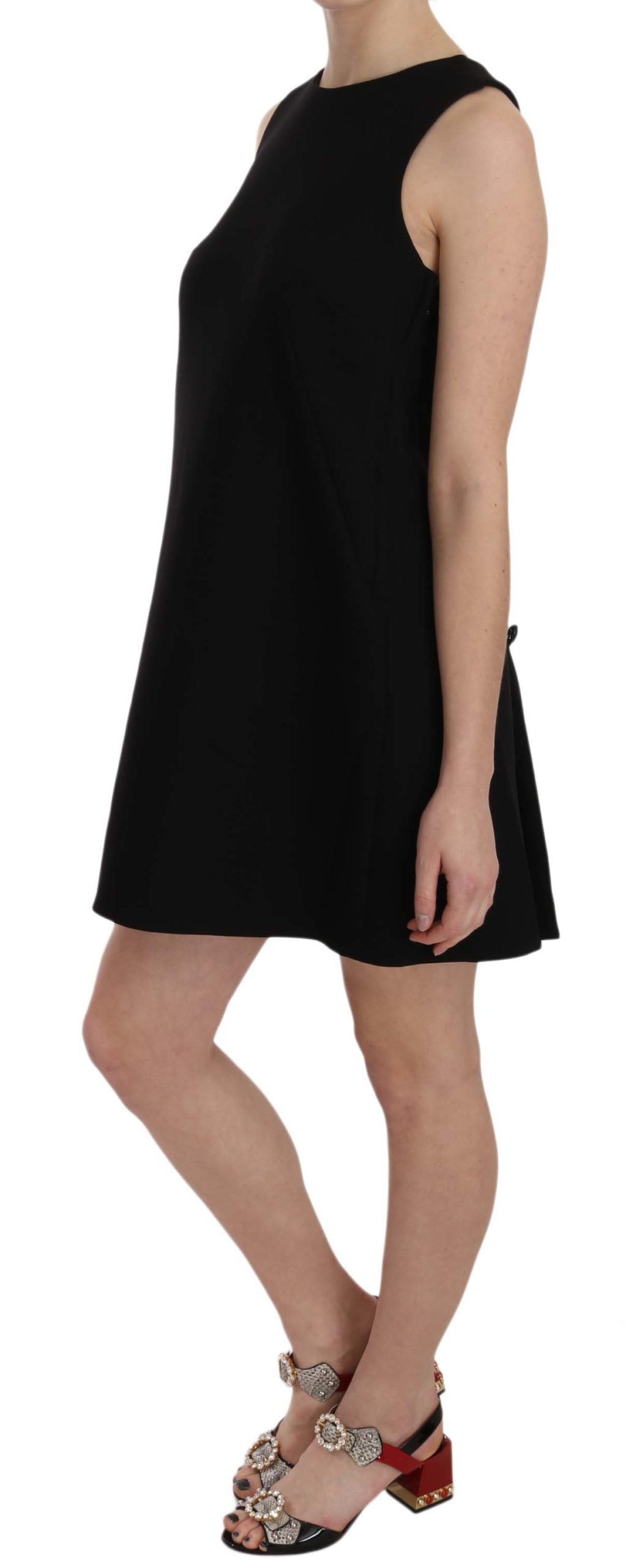 Schwarzes Woll-Kristall-Knopf-Shiftkleid