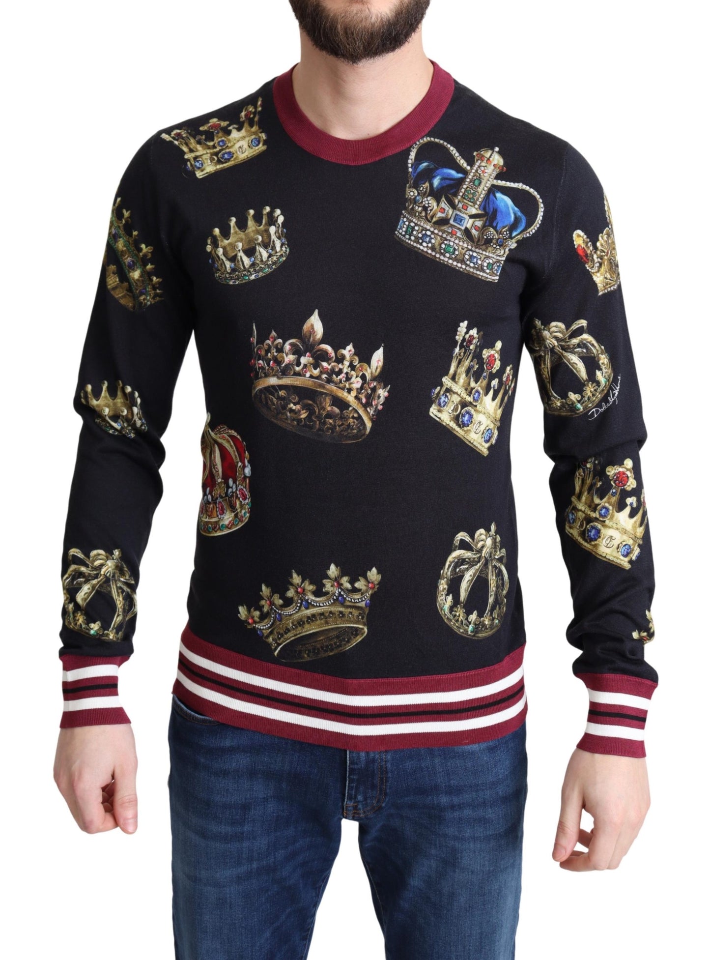 Schwarzer Seidenpullover mit Kronendruck