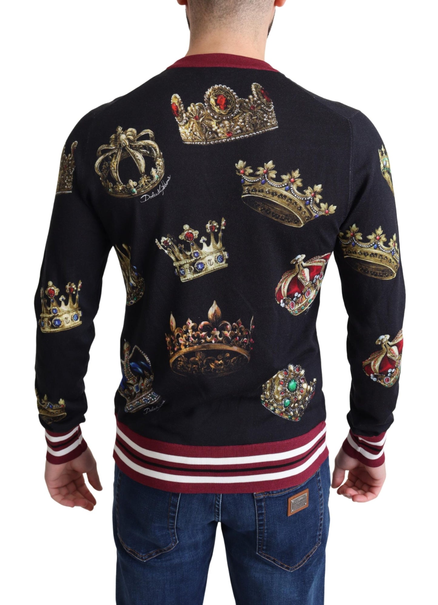 Schwarzer Seidenpullover mit Kronendruck