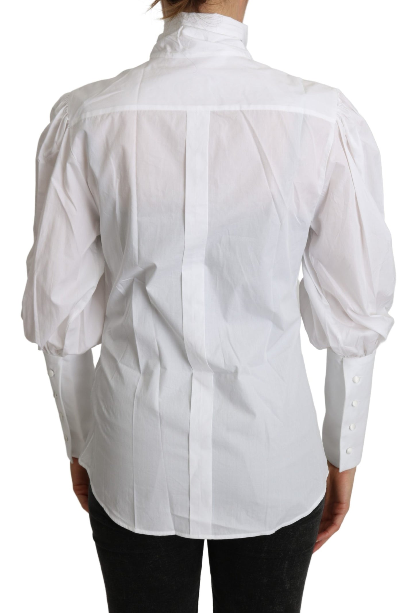 Weißes langärmeliges Top mit Rollkragen und Rüschen