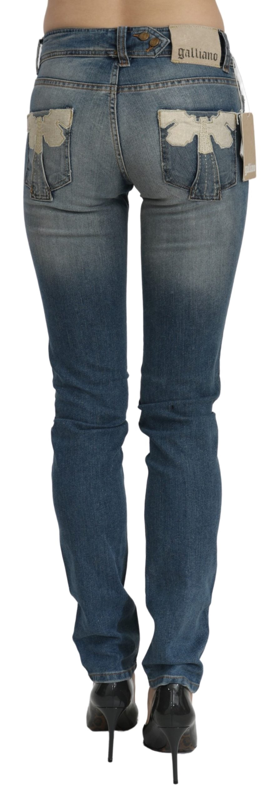 Blaue gewaschene Jeans mit mittlerer Taille und schmaler Passform aus Baumwolle