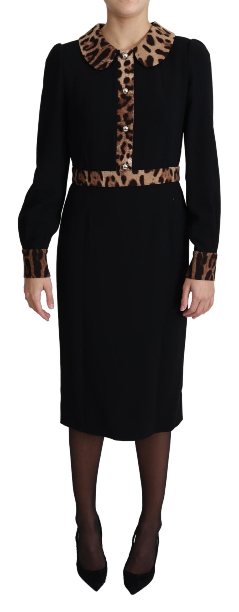 Schwarzes Kleid mit Leopardenmuster und Knopfverzierung