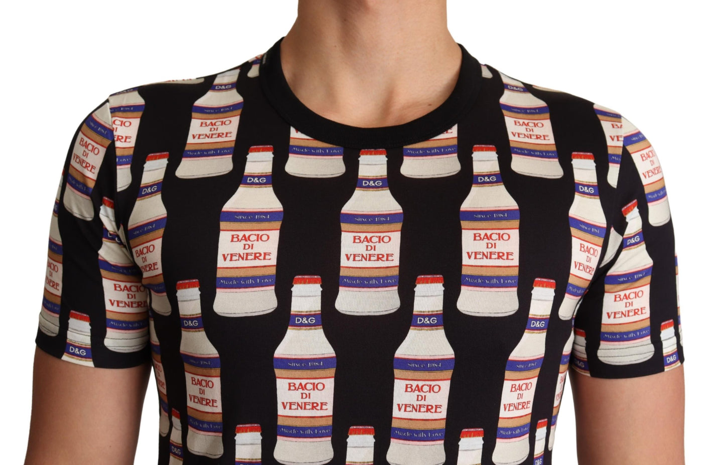 Blaues T-Shirt mit Flaschenmotiv und Rundhalsausschnitt