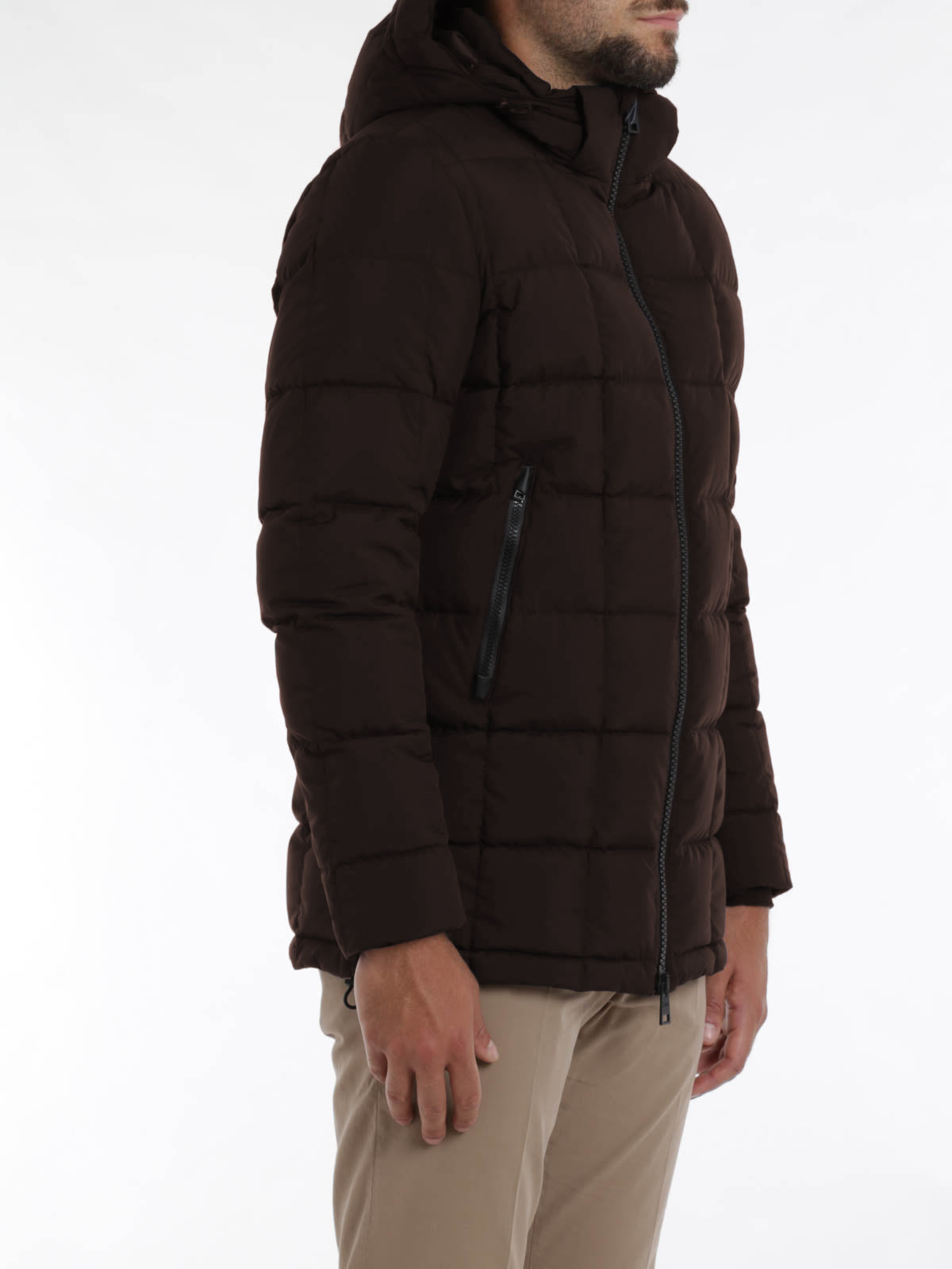 Braune Gänsedaunen-Wattierungsjacke