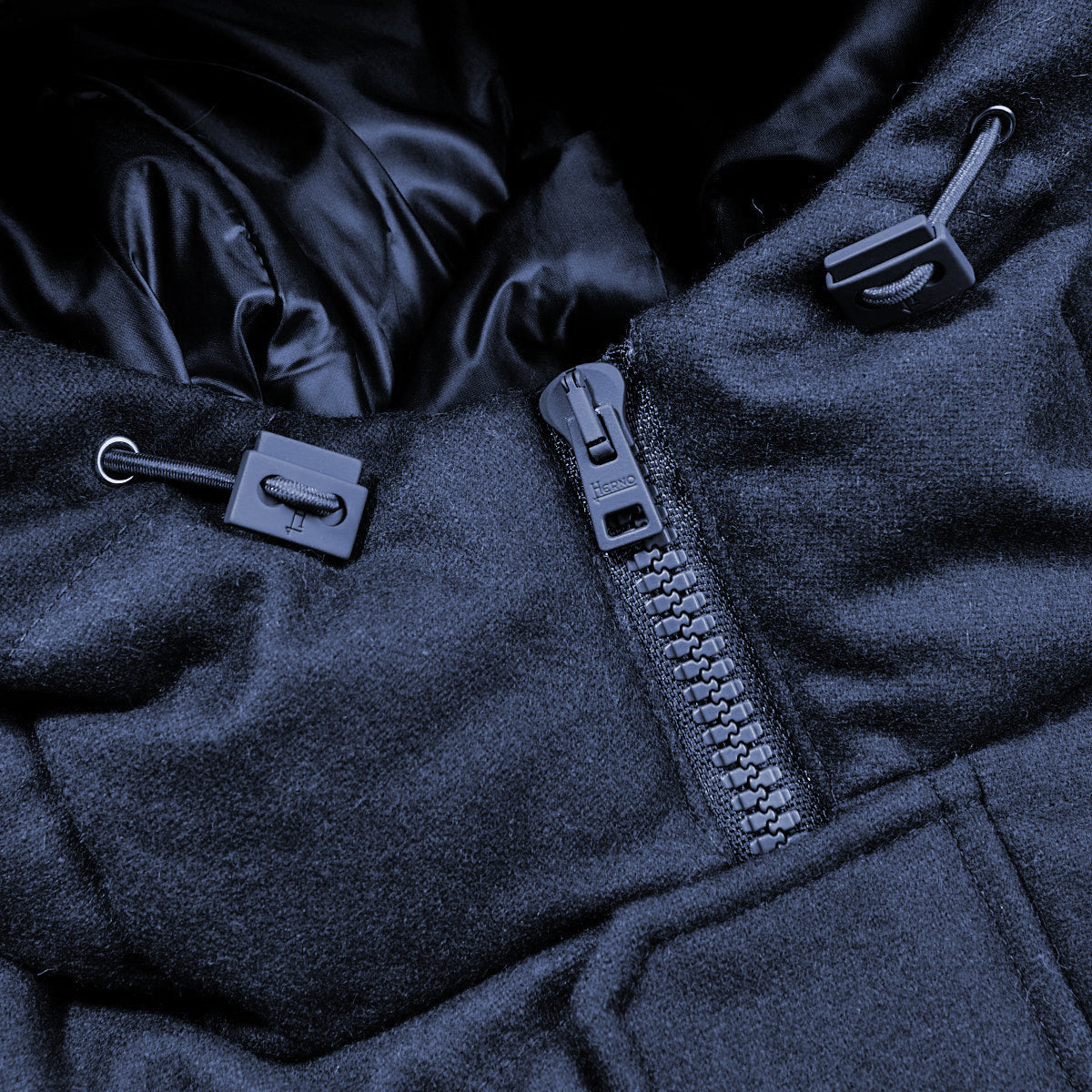 Blaue Daunenjacke aus Wollmischung