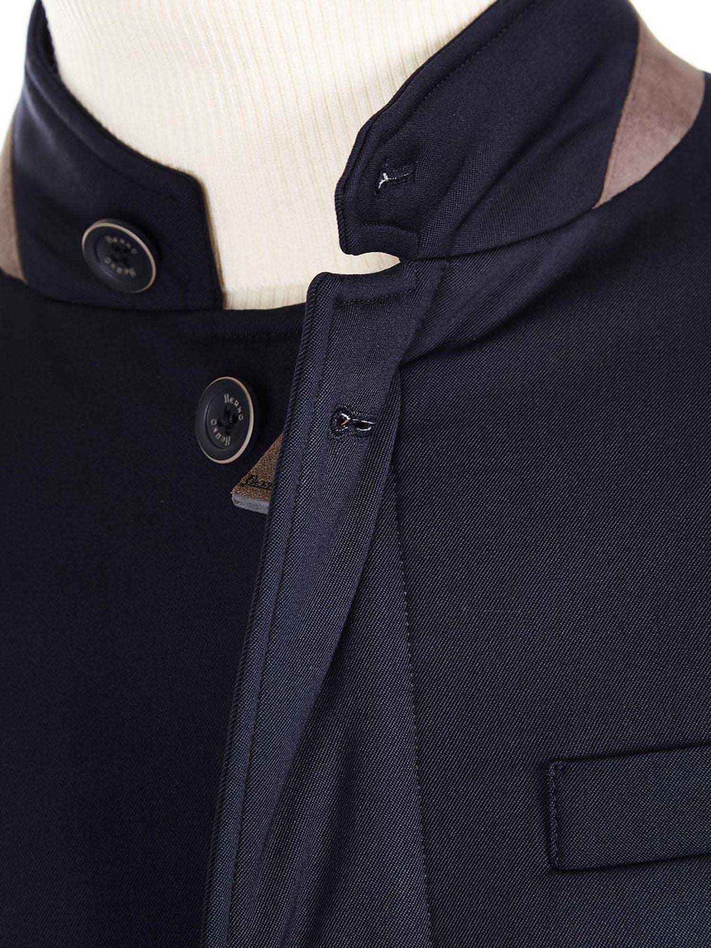 Blauer Wollmantel mit leichtem Stretch