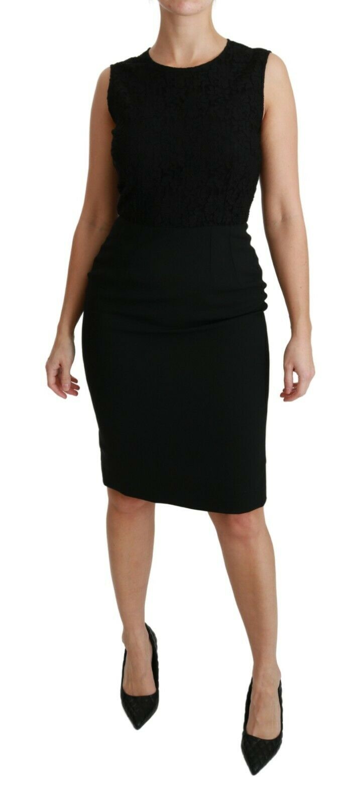 Schwarzes Kleid aus geblümter Spitze im Etuikleid