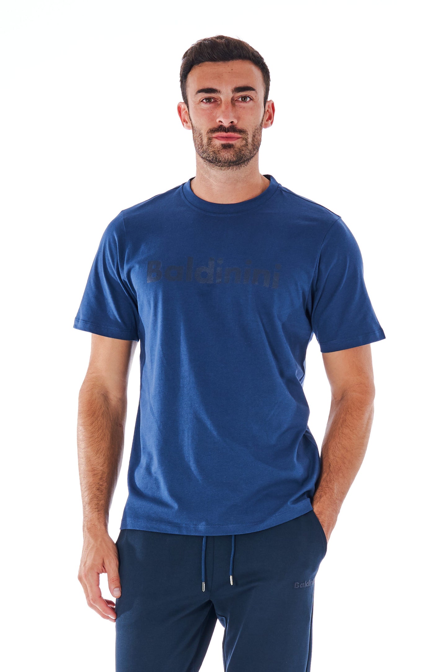 Blaues Baumwoll-T-Shirt mit kurzen Ärmeln und Logo vorne